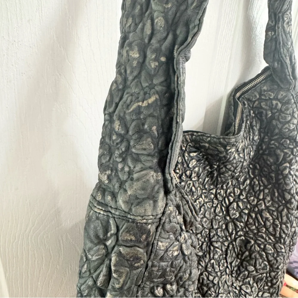 Vintage Maya Embossed Leather Hobo Bag – Black